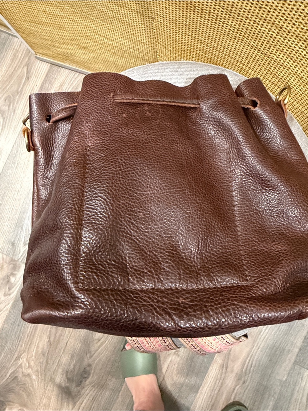 Cold Brew Portland Leather large Bucket Bag w/So Retro Strap - Picture 5 of 6